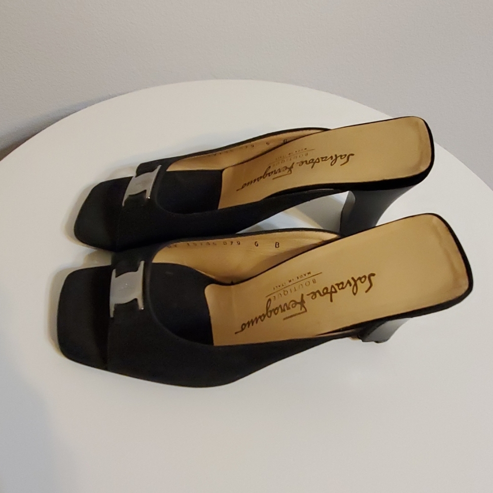 Salvatore Ferragamo open toed mule size 6 vera